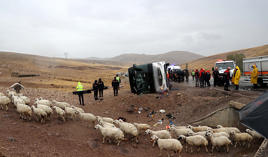 sivasta-trafik-kazasi-15-ekim-2023-aa-2