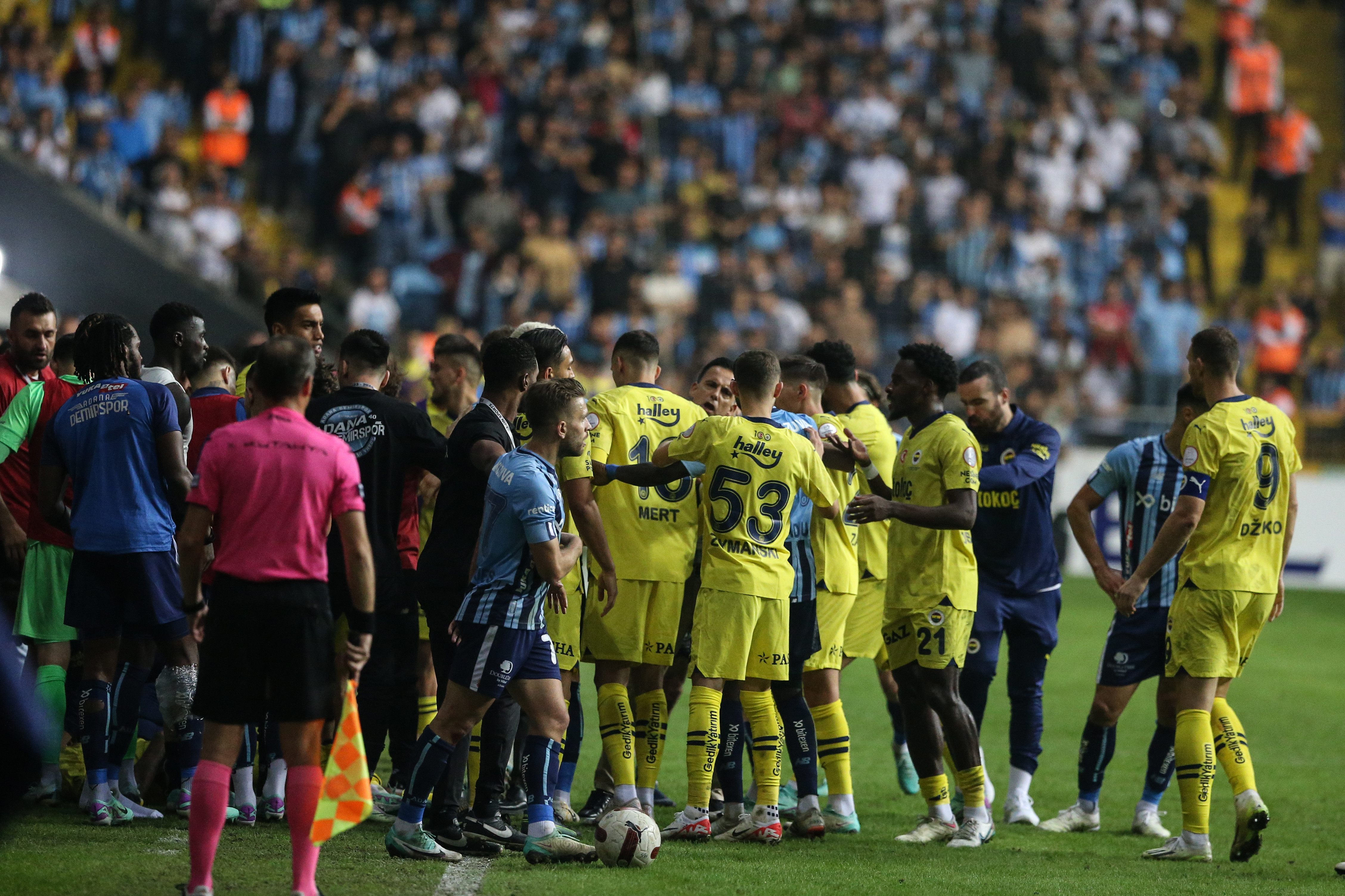 AA-20231112-32837677-32837672-YUKATEL_ADANA_DEMIRSPOR_FENERBAHCE