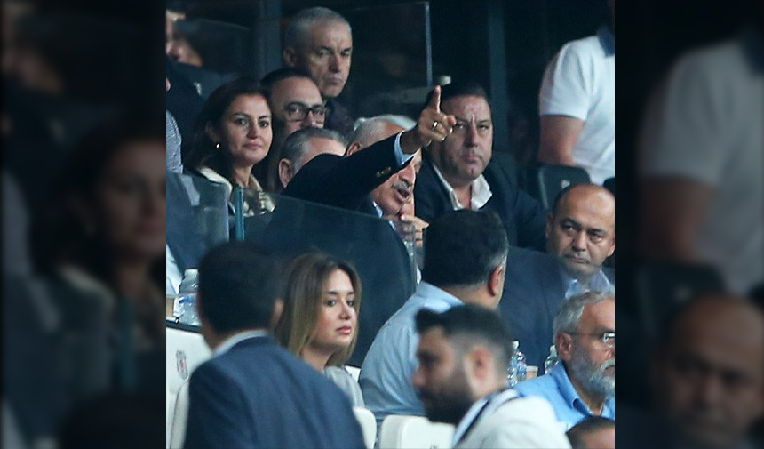 mehmet-buyukeski-besiktas-parmak