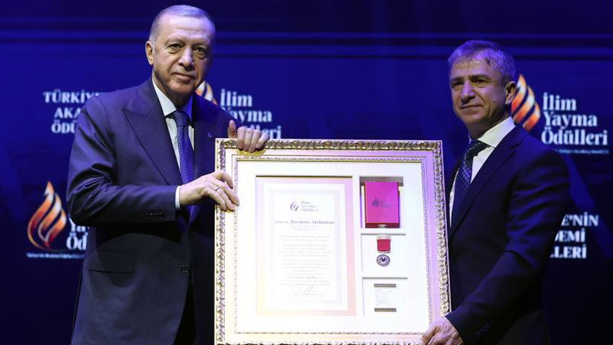 ilim-yayma-vakfı-akademi-ödülleri-İlhami-gülçin-kimdir-8