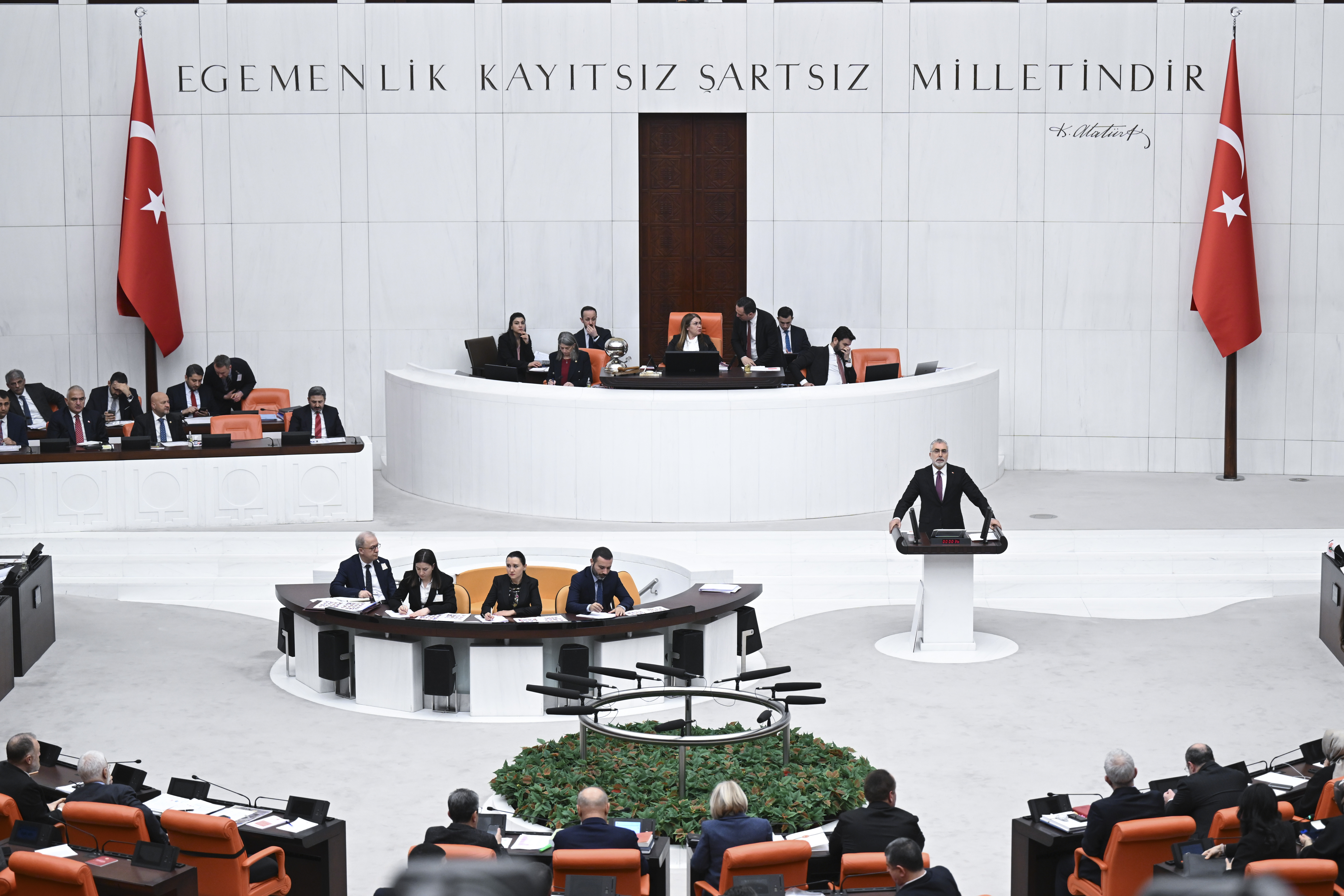 vedat-isikhan-TBMM-21122023-aa7