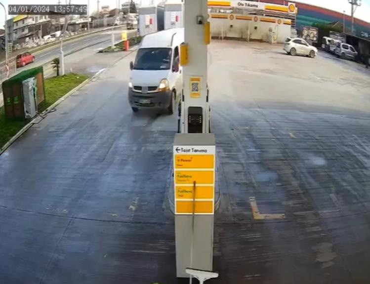 Duzce Minibus Akaryakit Istasyonu Kaza 05012024 Iha 3