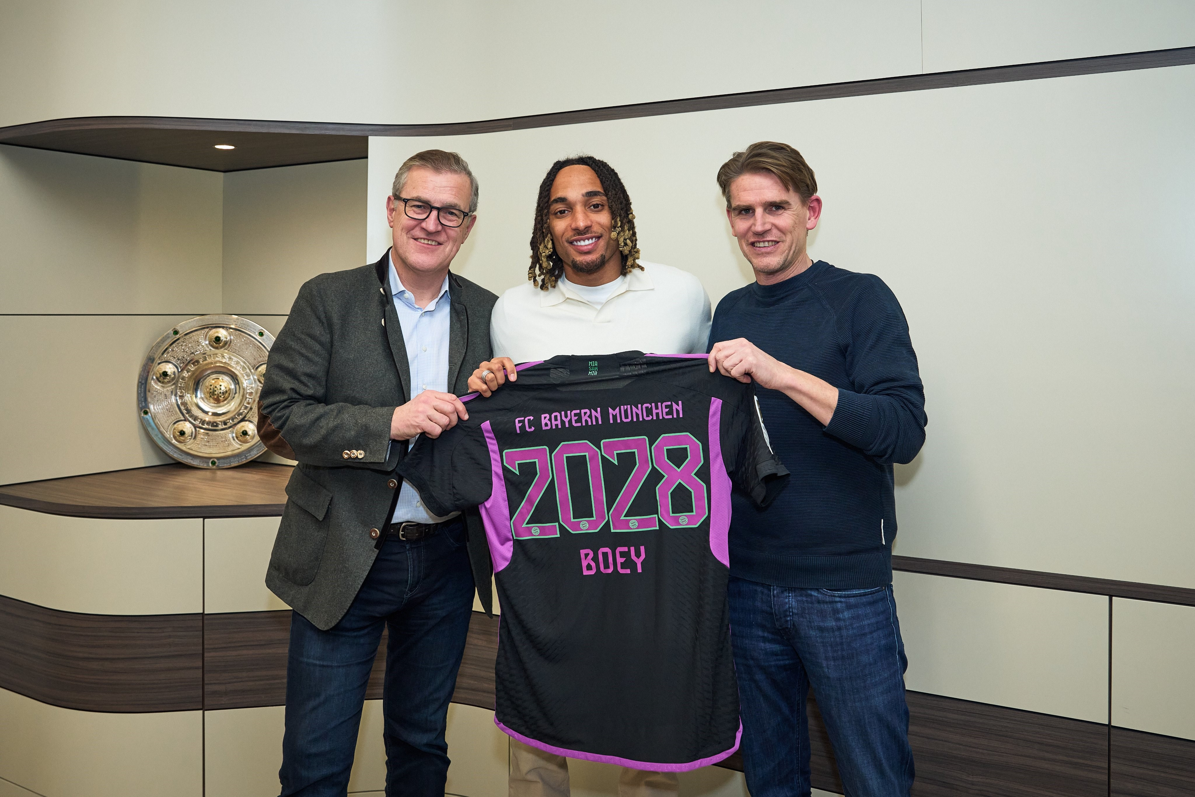 Galatasaray Bayern Munih Sacha Boey 28012024 Iha1