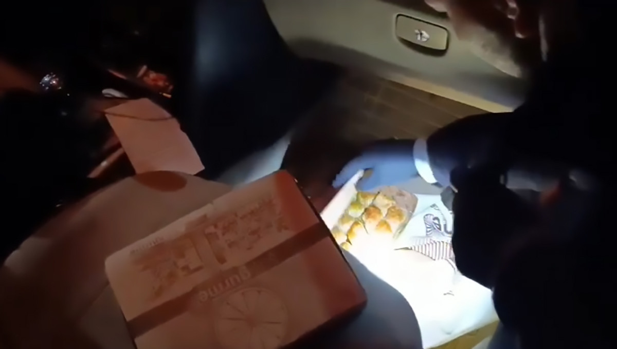 Hulk Ile Aramada Otomobildeki Baklava Kutularindan Uyusturucu Cikti 5020 Dhaphoto1