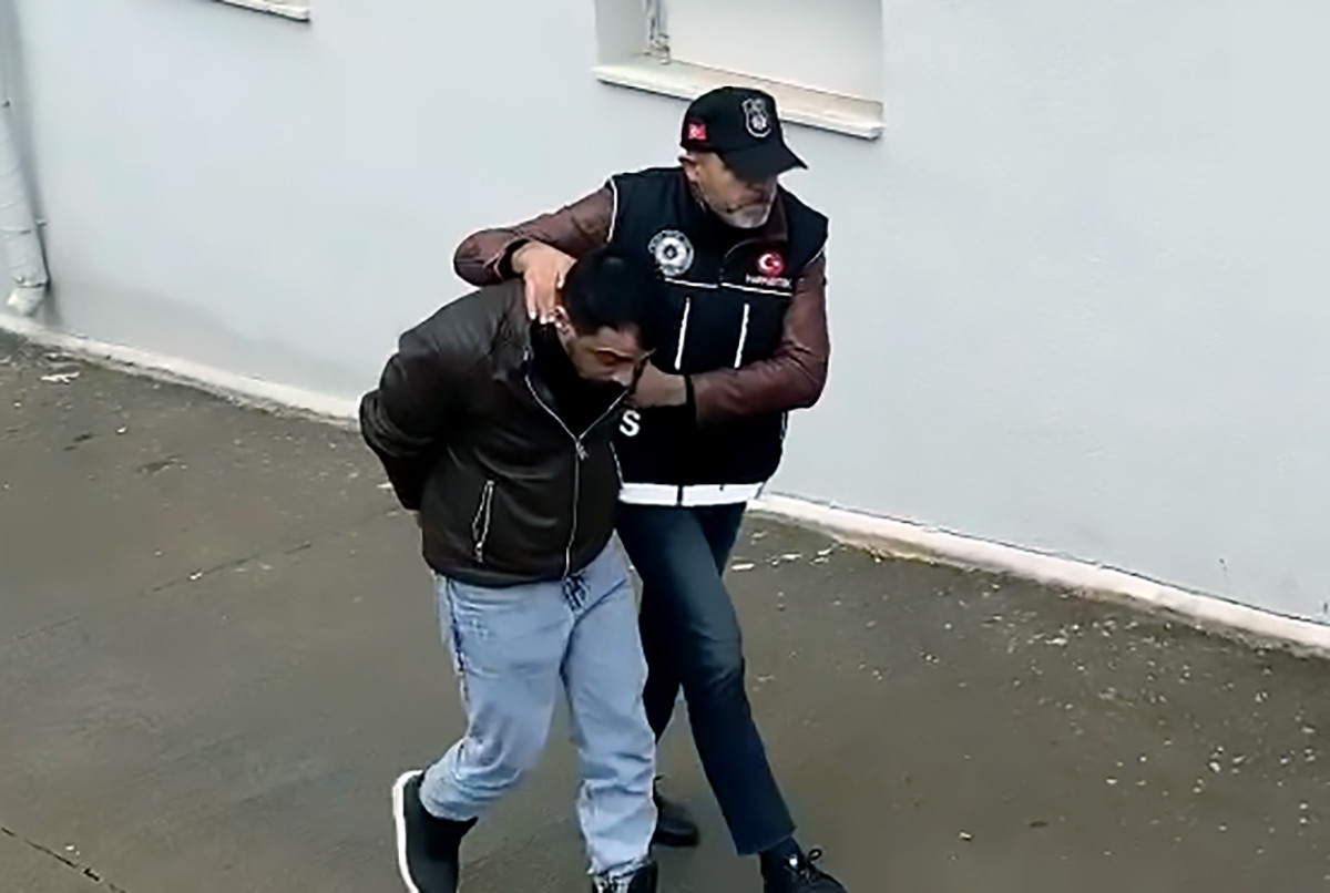 Hulk Ile Aramada Otomobildeki Baklava Kutularindan Uyusturucu Cikti 5020 Dhaphoto5