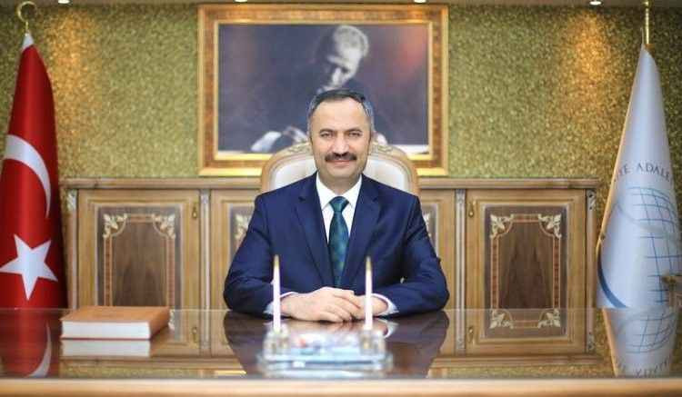 Yilmaz Akcil Kimdir
