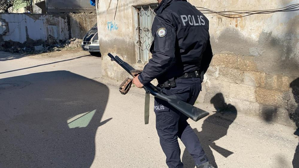 Adiyamanda Vicdanlari Sizlatan Olay Gorme Engelli Baba Ve Oglunu Damdan Asagi Atti 29Subat2024 3