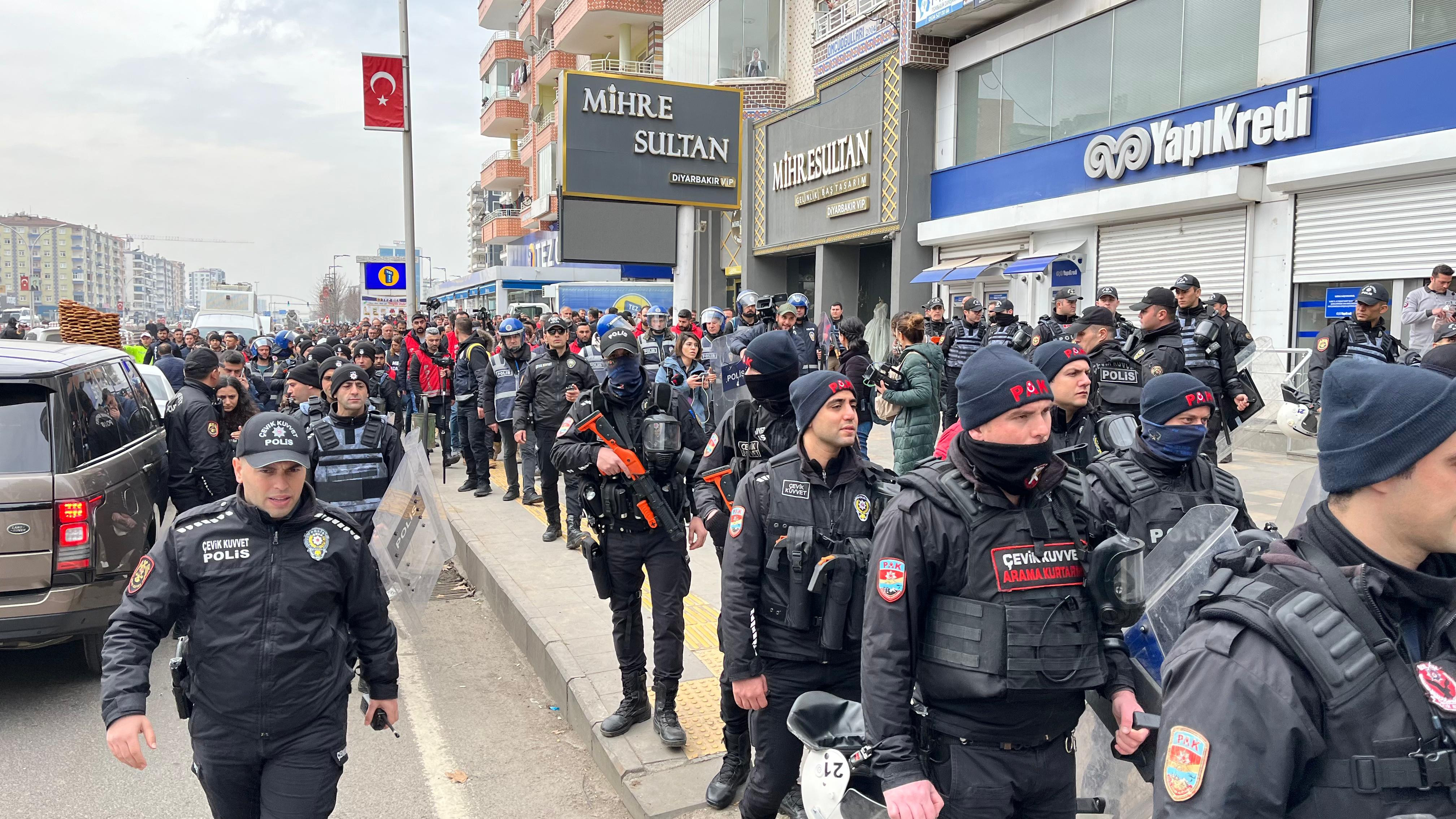 Diyarbakir Dem Parti Yol Kapatma Eylemi 13Subat2024 Dha 10