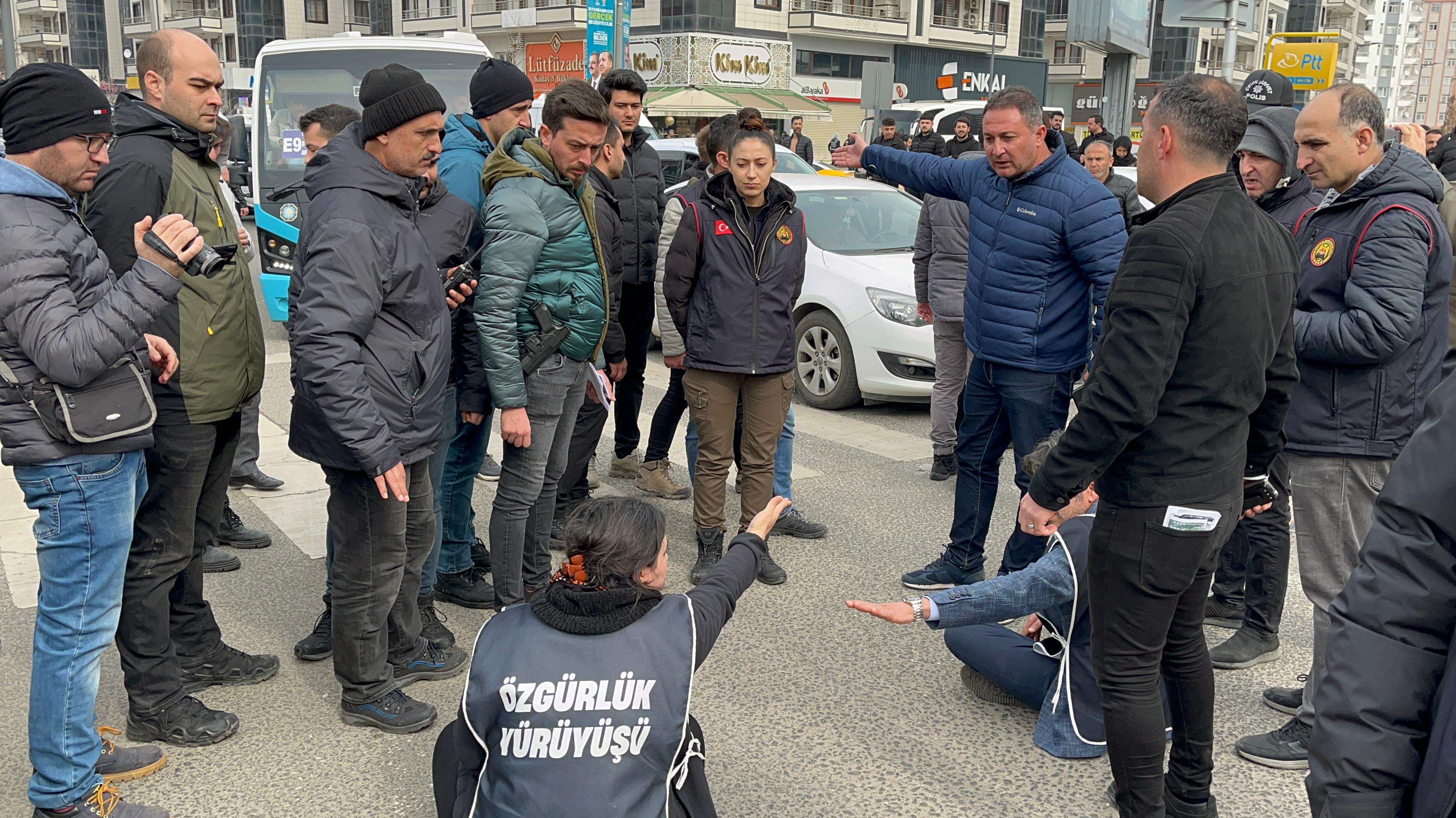 Diyarbakir Dem Parti Yol Kapatma Eylemi 13Subat2024 Dha 7