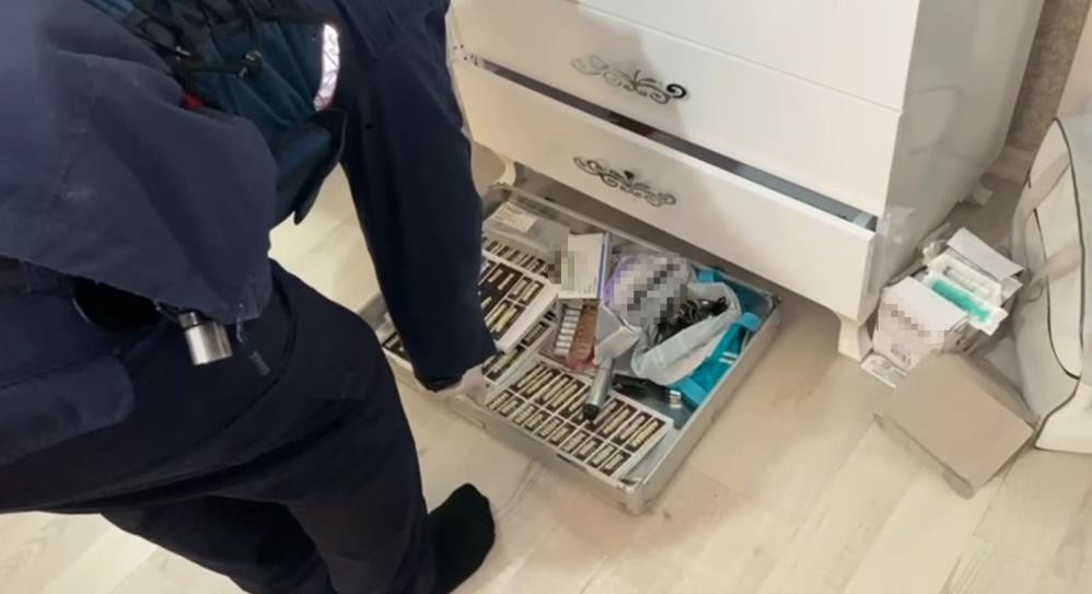 Evini Klinige Cevirip Hastalari Tedavi Etmis Sahte Doktora Jandarmadan Sucustu 26Subat2024 2