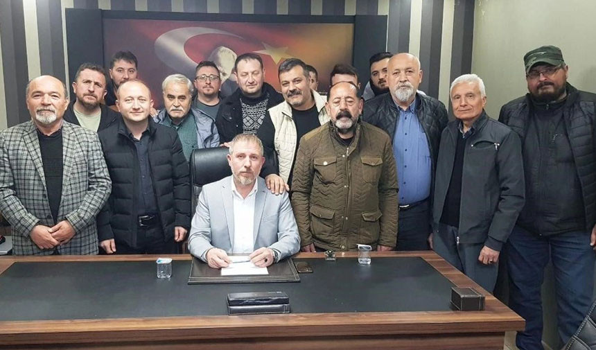 Iyi Partide Yaprak Dokumu Suruyor Zehir Zemberek Sozlerle Istifa Ettiler 23Subat2024