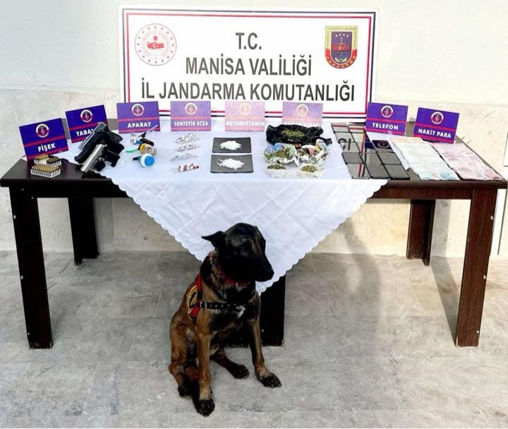Jandarma Zehir Tacirlerine Goz Actirmiyor Cok Sayida Gozalti Karari 14 S U B A T2024 İ H A