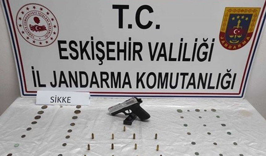 Jandarmadan 6 Farkli Operasyon Cok Sayida Silah Ve Tarihi Eser Ele Gecirildi 16Subat2024 Iha 1