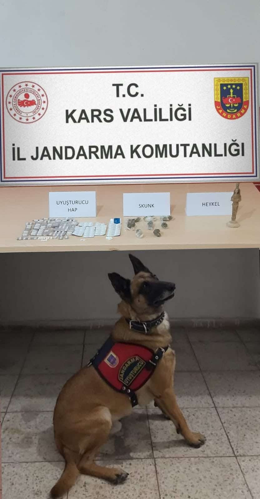 Kars Jandarma Uyusturucu Heykel 02022024 Iha2