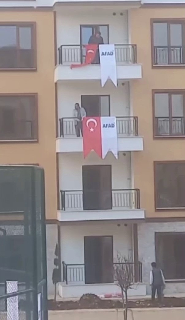 Adiyaman Turk Bayragi Deprem Konutlari 22032024 Iha 2