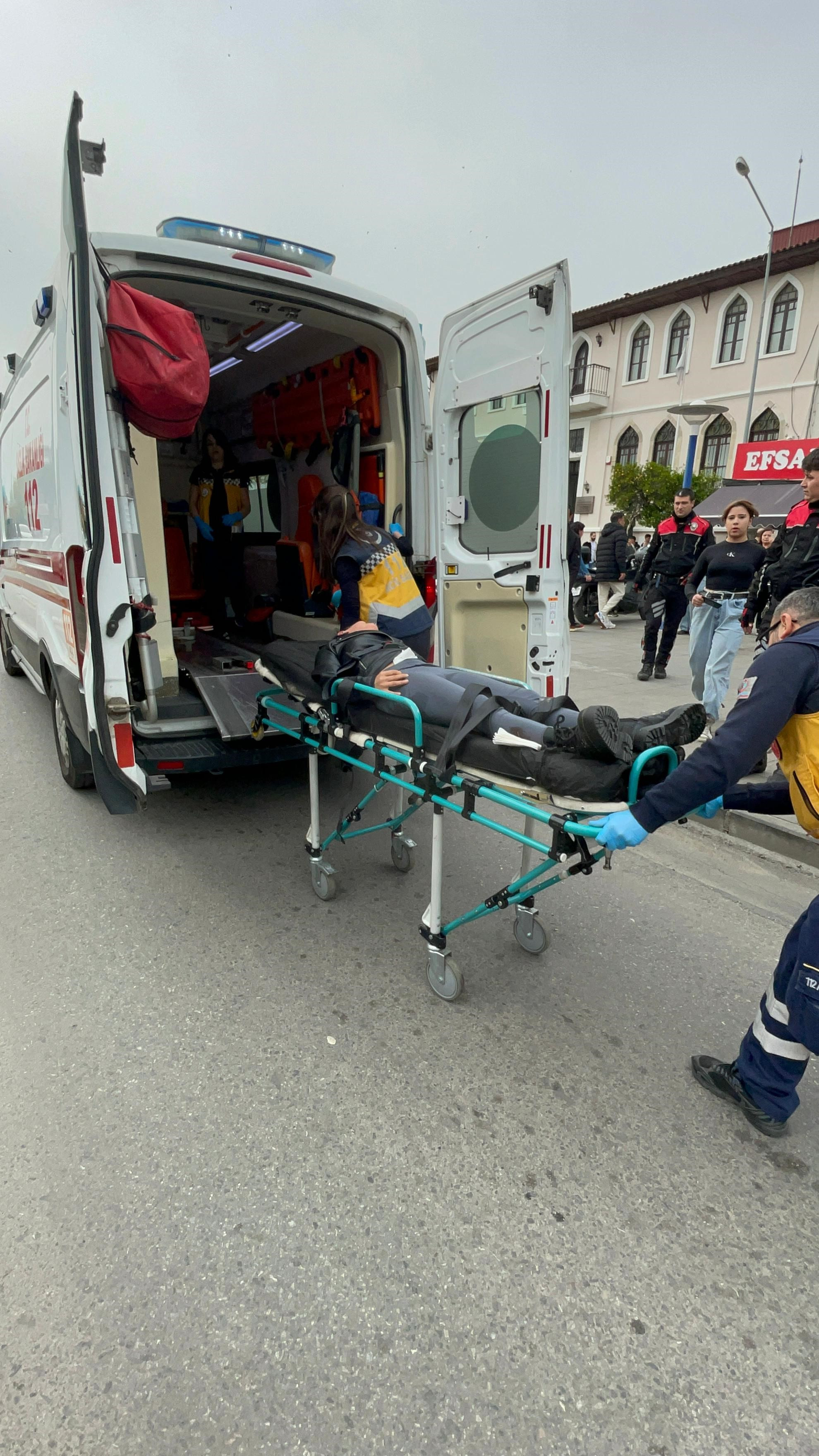 Aydin Dilenci Genc Kizi Bicakladi 27032024 Iha (6)