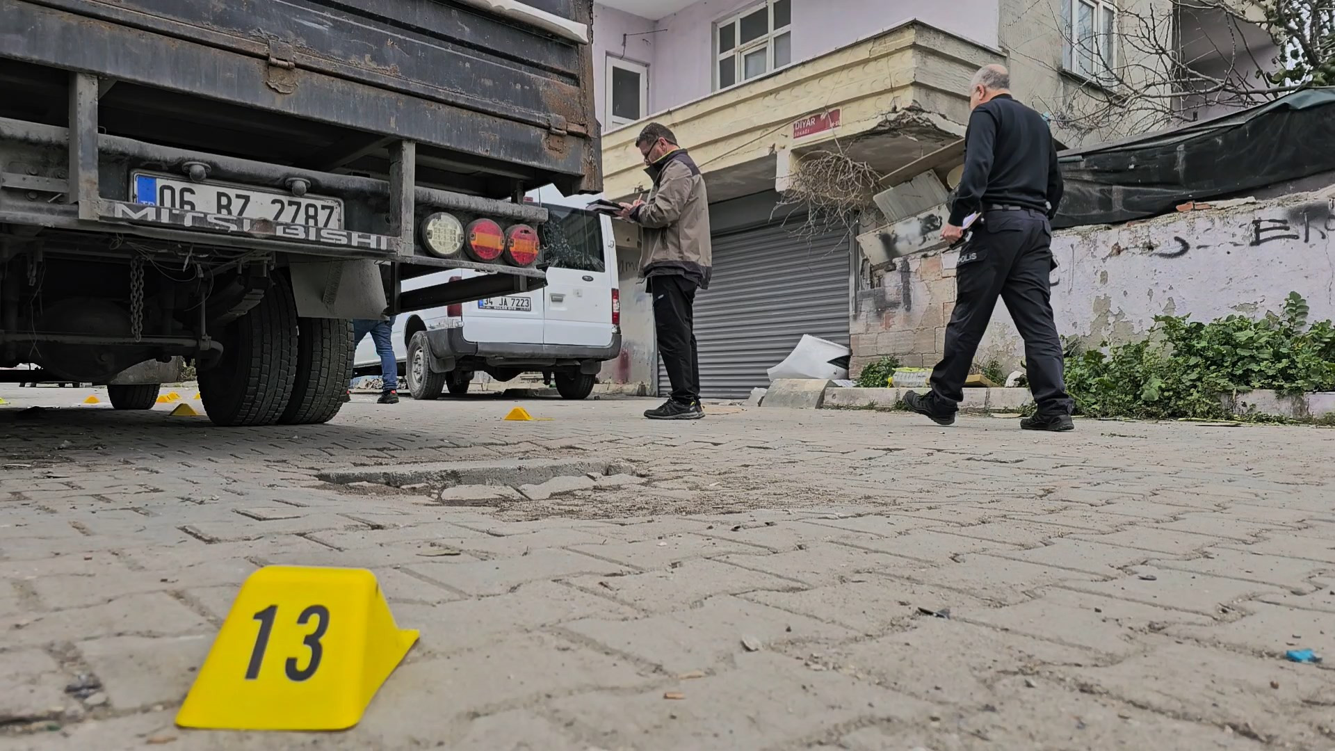 B A S A K S E H İ R3