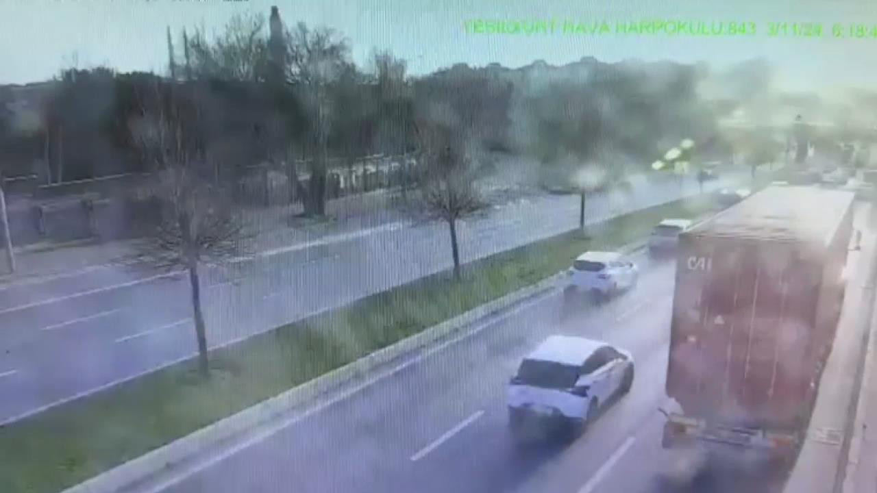 Bakirkoy Tir Korpu Kaza 4 Olu Kaza Ani 12032024 Dha2