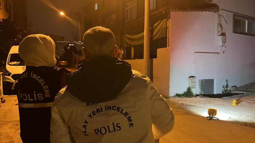 Davulcu Ile Muhtar Arasinda Ikametgah Krizi Gozu Donen Davulcu Gozunu Kirpmadan Vurdu 1