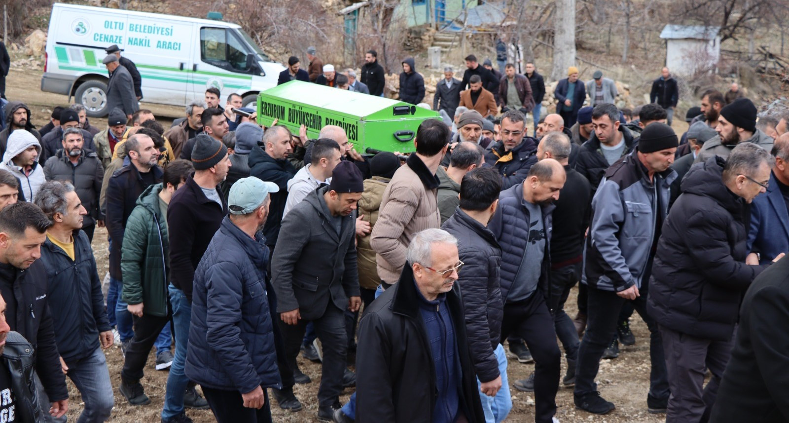 Ise Giderken Silahli Saldirida Oldurulen 27414 (2)
