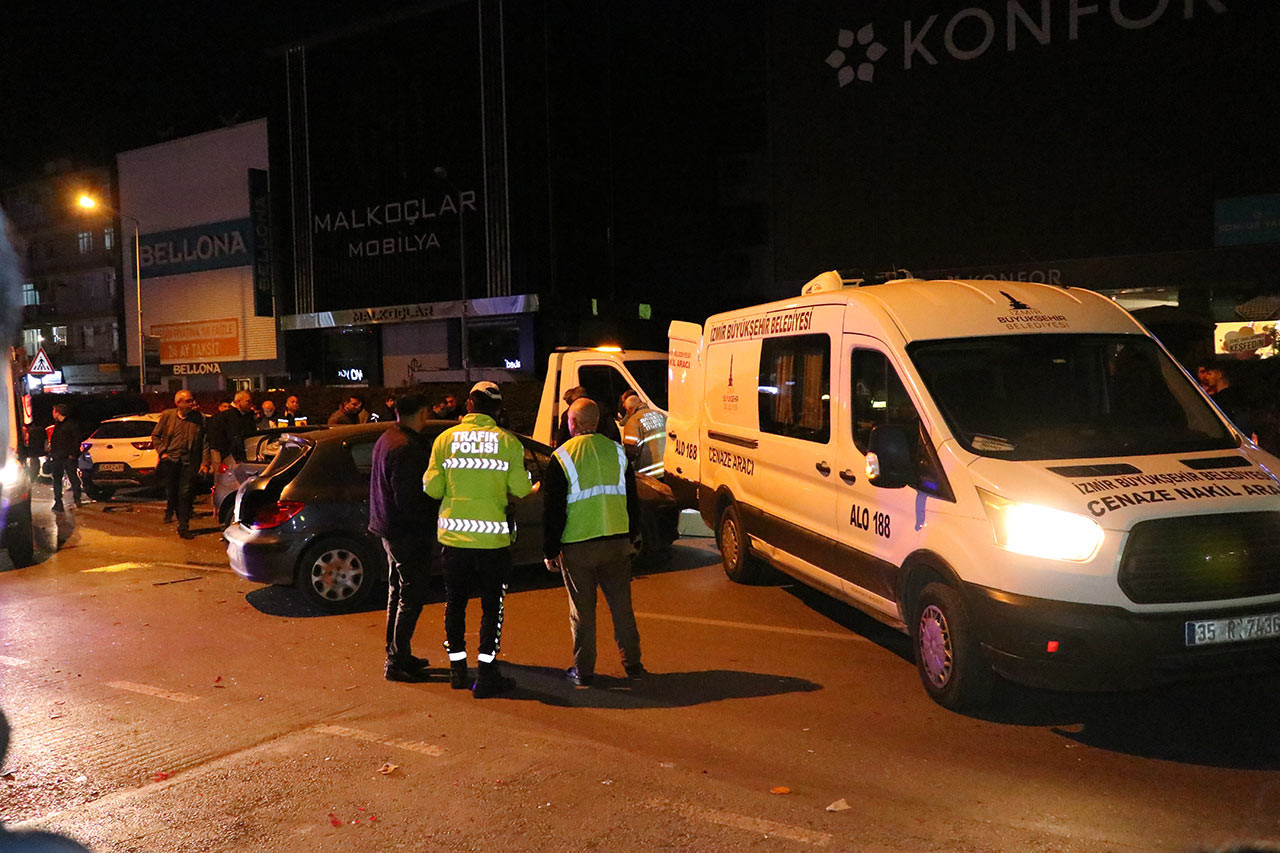 Izmir Zincirleme Kaza 22032024 Aa (12)
