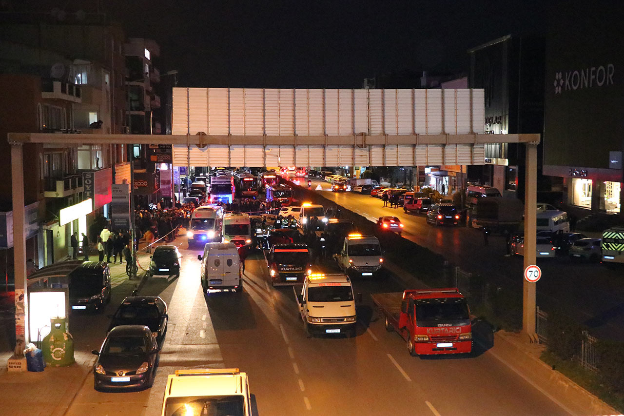 Izmir Zincirleme Kaza 22032024 Aa (4)