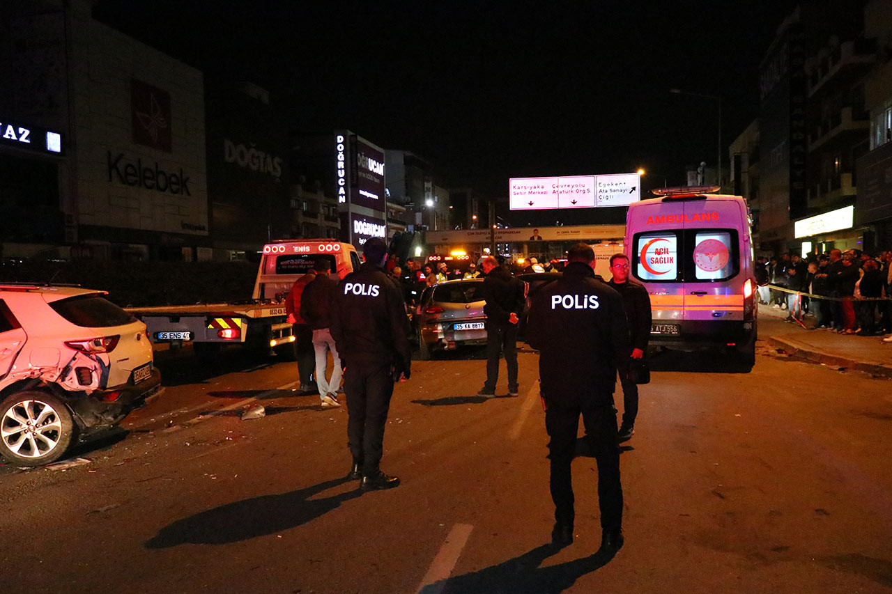 Izmir Zincirleme Kaza 22032024 Aa (8)
