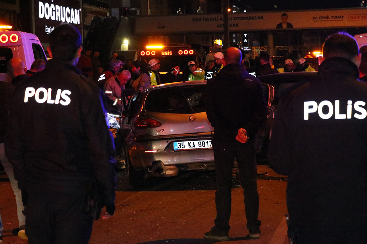 Izmir Zincirleme Kaza 22032024 Aa (9)