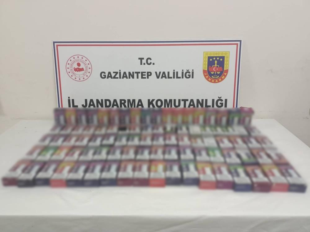 Jandarmadan Kacakcilara Sok Baskin Cok Miktarda Kacak Sigara Ve Uyusturucu Ele Gecirildi 6 M A R T2024 3