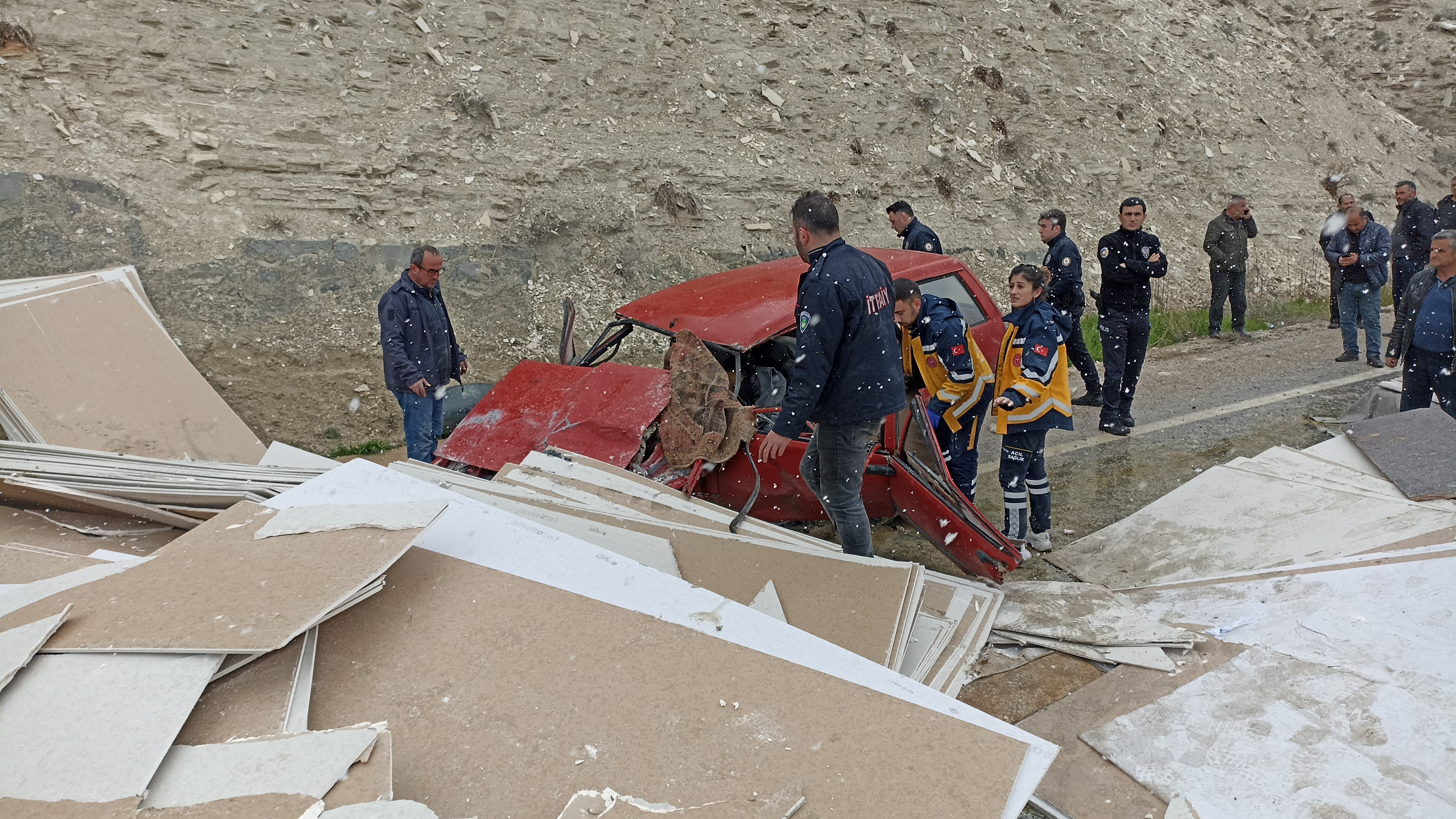 Sivas Tir Otomobil Kaza 27032024 Iha 2