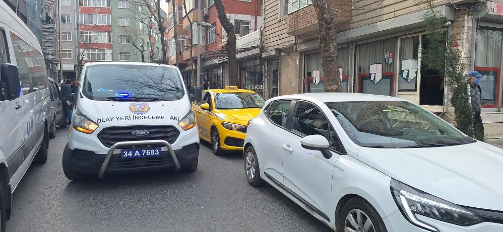 Trafikte Yol Vermeyince Dukkanina Kursun Yagdirdi O Anlar Kameraya Saniye Saniye Yansidi 2Mart2024 2