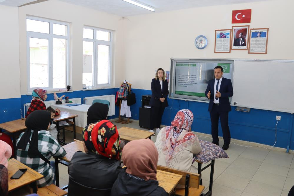Uyusturucu Ve Cevre Sorunlariyla Etkin Mucadele Jandarma Ekipleri Koy Koy Gezip Uyuma Dedi 5Mart2024 1