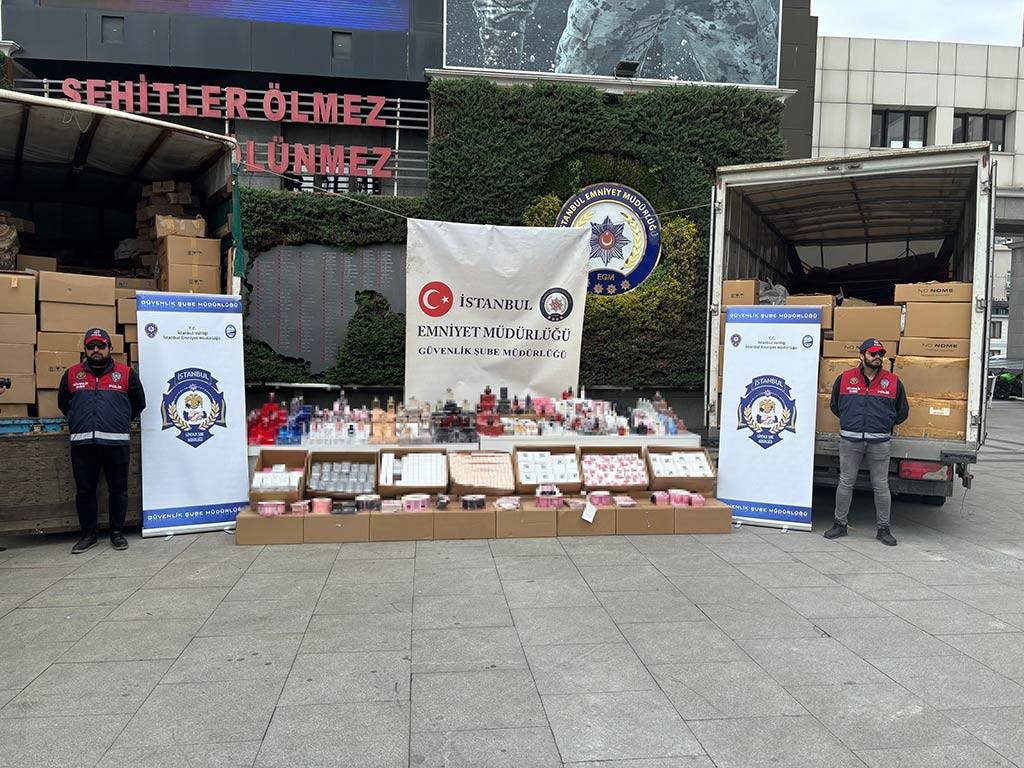 Arnavutkoy Sahte Parfum Operasyonu 21042024 Iha (2)