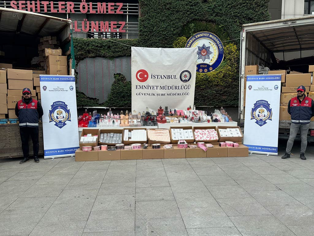 Arnavutkoy Sahte Parfum Operasyonu 21042024 Iha (5)