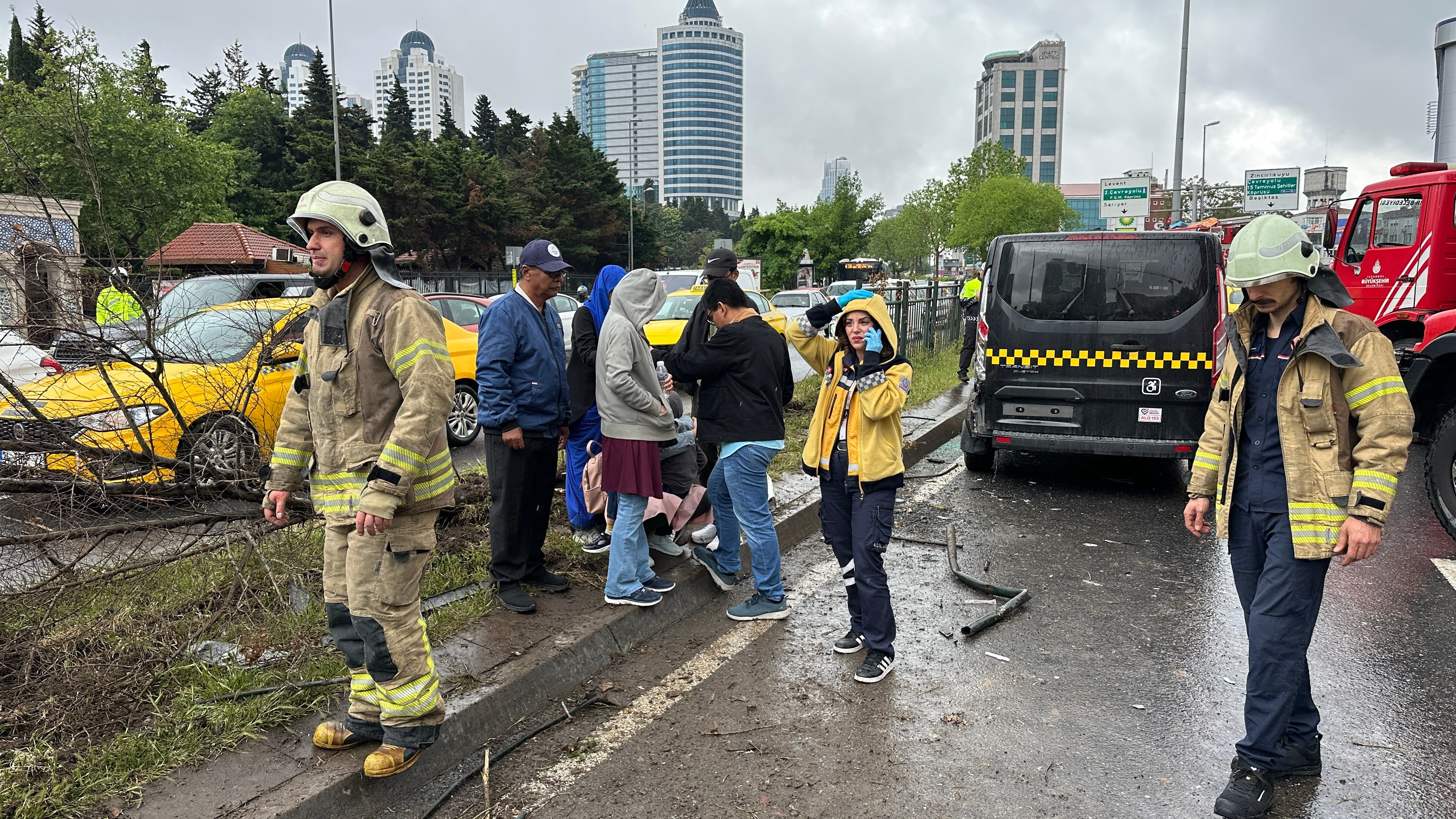 Besiktas Hafif Ticari Arac Kaza 30042024 Iha (5)