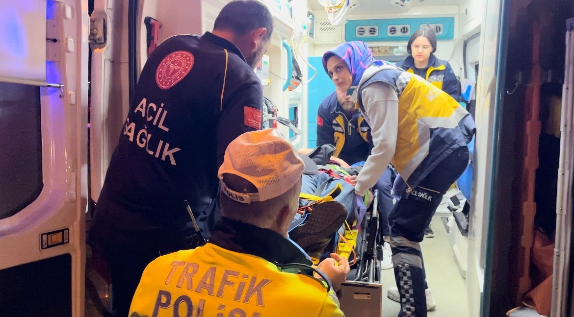 Bursa Makas Atan Surucu Yuruyen Merdivene Carpti 12042024 Dha 8