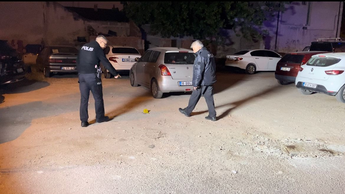 Bursa Polise Silah Ceken Hukumlu 28042024 Dha2