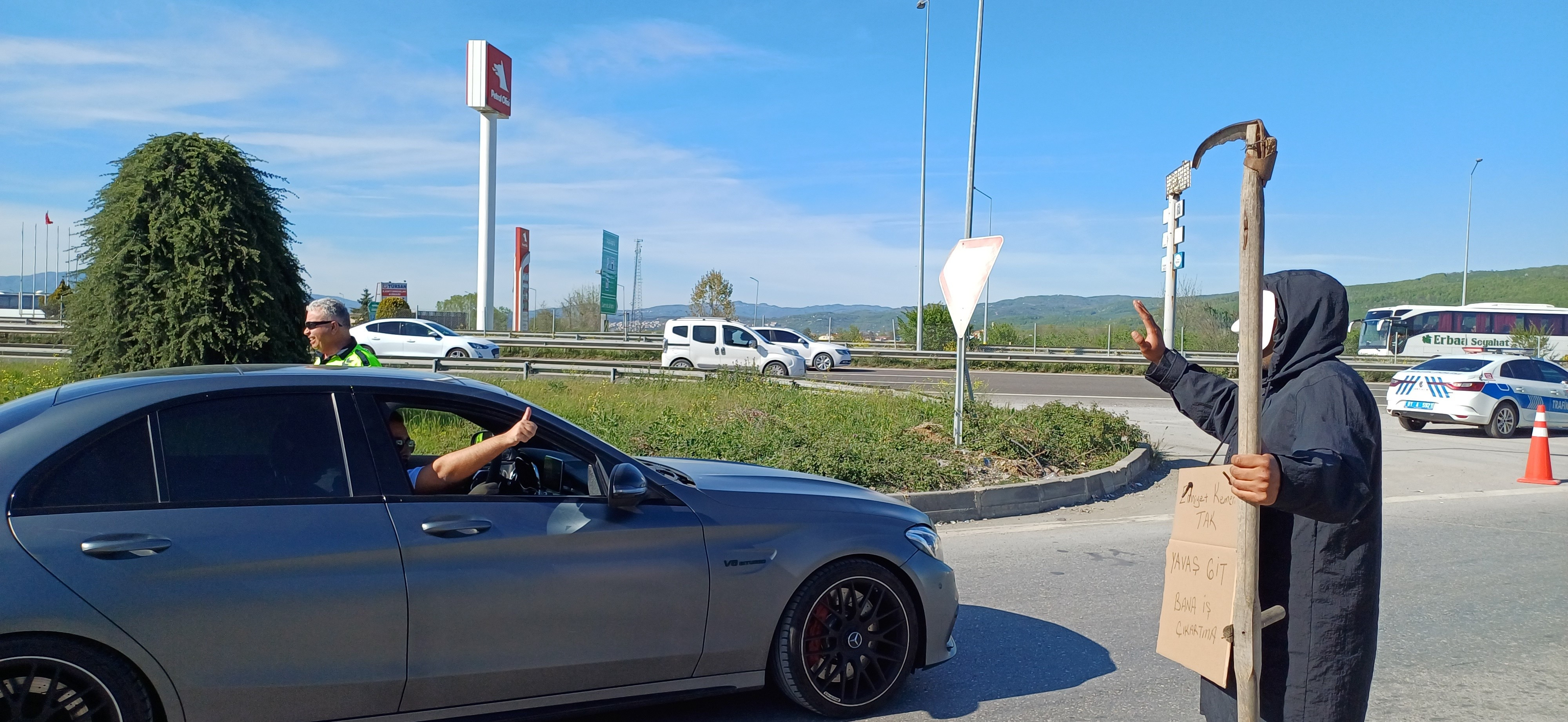 Duzce Azrail Kostum Uyari 07042024 Iha (3)