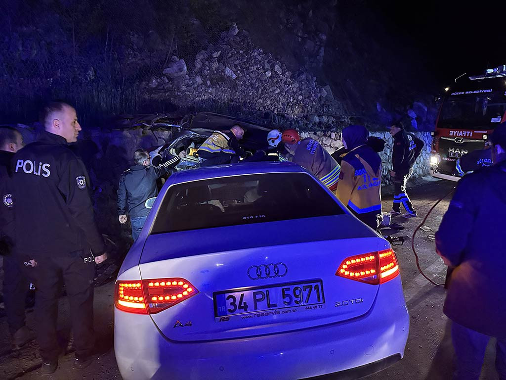 Duzce Zincirleme Trafik Kazasi 07042024 Aa (1)