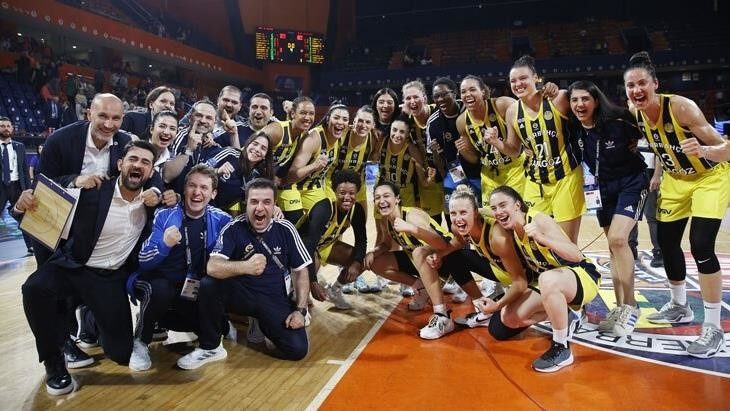Fenerbahce Kadin Basketbol Takimi Ust Uste 17236496 3