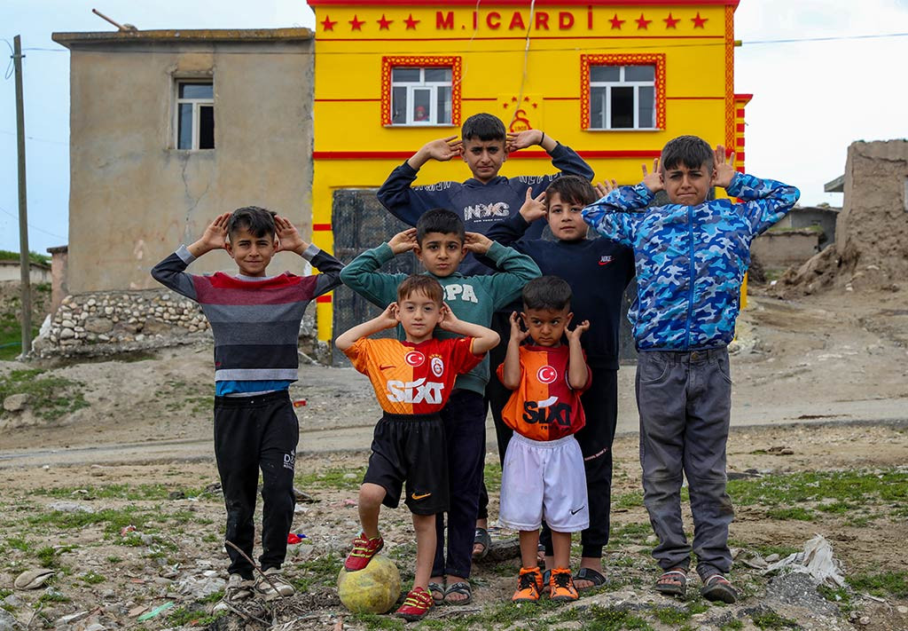 Icardi Sari Kirmizili Ev Diyarbakir Taraftar 07042024 Aa (1)
