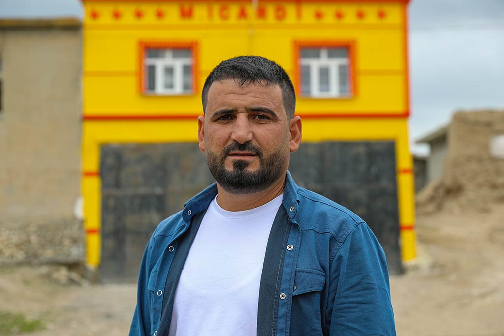 Icardi Sari Kirmizili Ev Diyarbakir Taraftar 07042024 Aa (14)