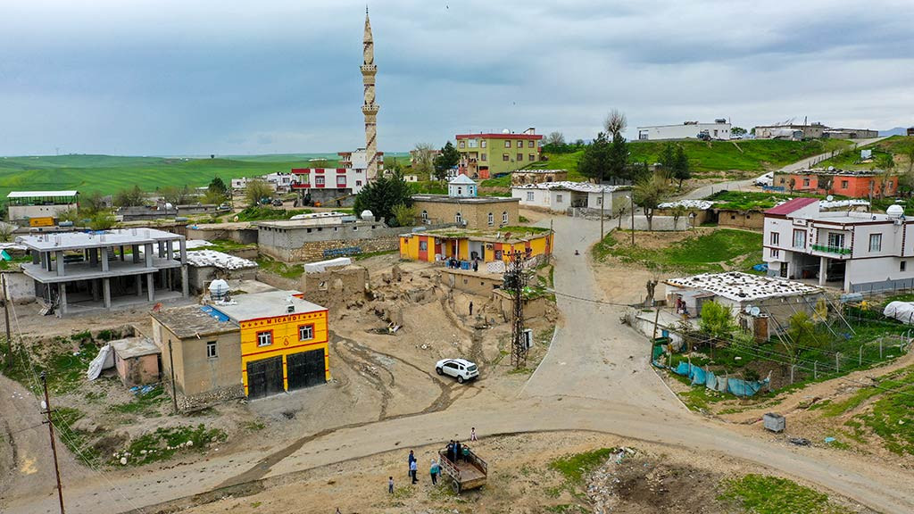 Icardi Sari Kirmizili Ev Diyarbakir Taraftar 07042024 Aa (4)