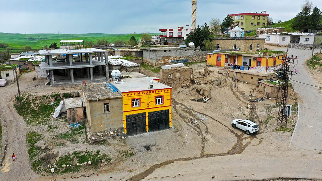 Icardi Sari Kirmizili Ev Diyarbakir Taraftar 07042024 Aa (7)