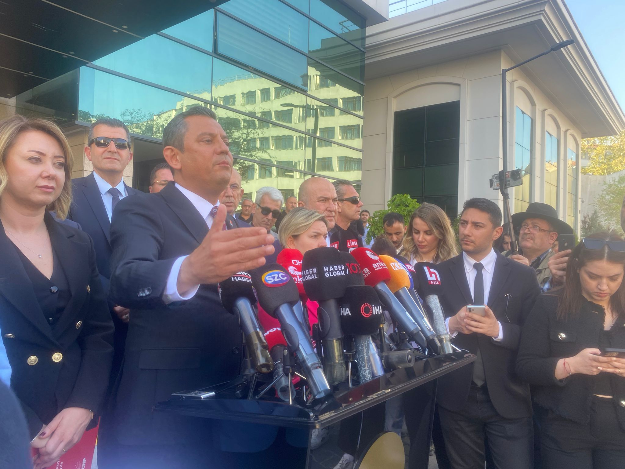 Ozgur Ozelden Yskya Tam Kanunsuzluk 40412 (1)