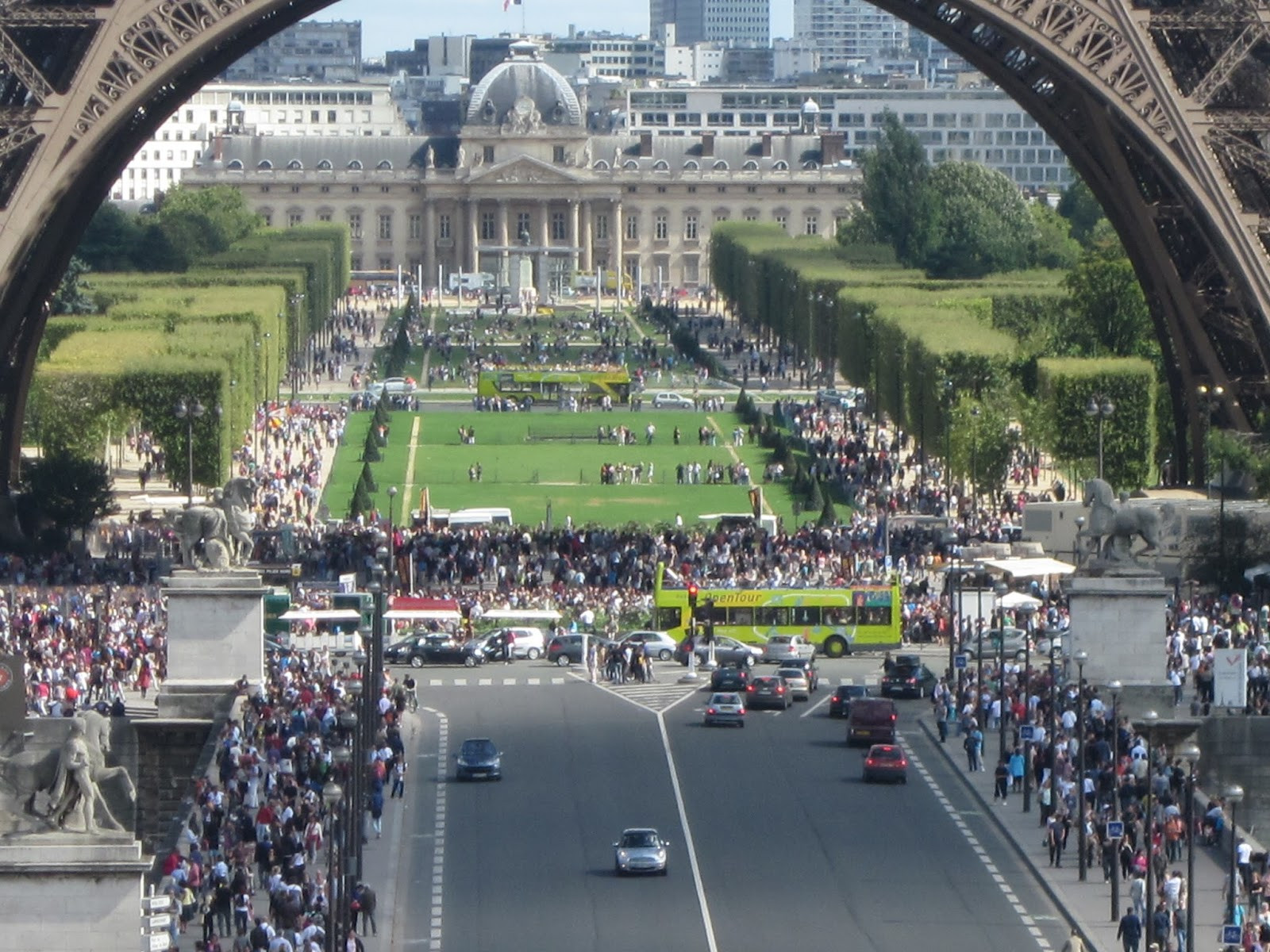 Trocadero Meydani 15042024