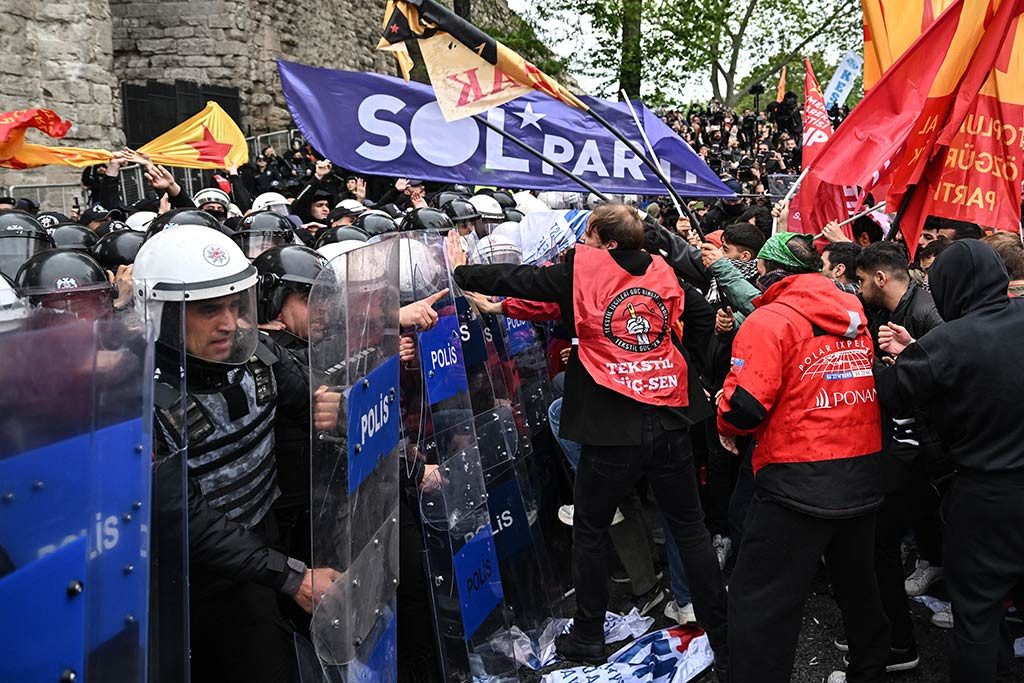 1 Mayis Istanbul Polise Saldiri 01052024 Aa (8)