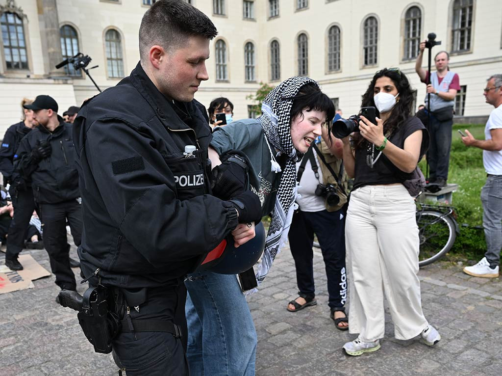 Alman Polisi Gazze Gostericilere Mudahale 03052024 Aa4