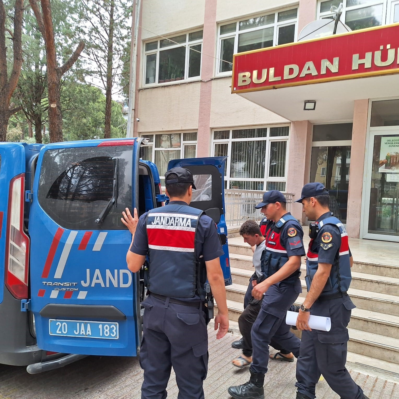 Denizli Pusu Anne Oldu Baba Agir Yarali 27062024 Iha3