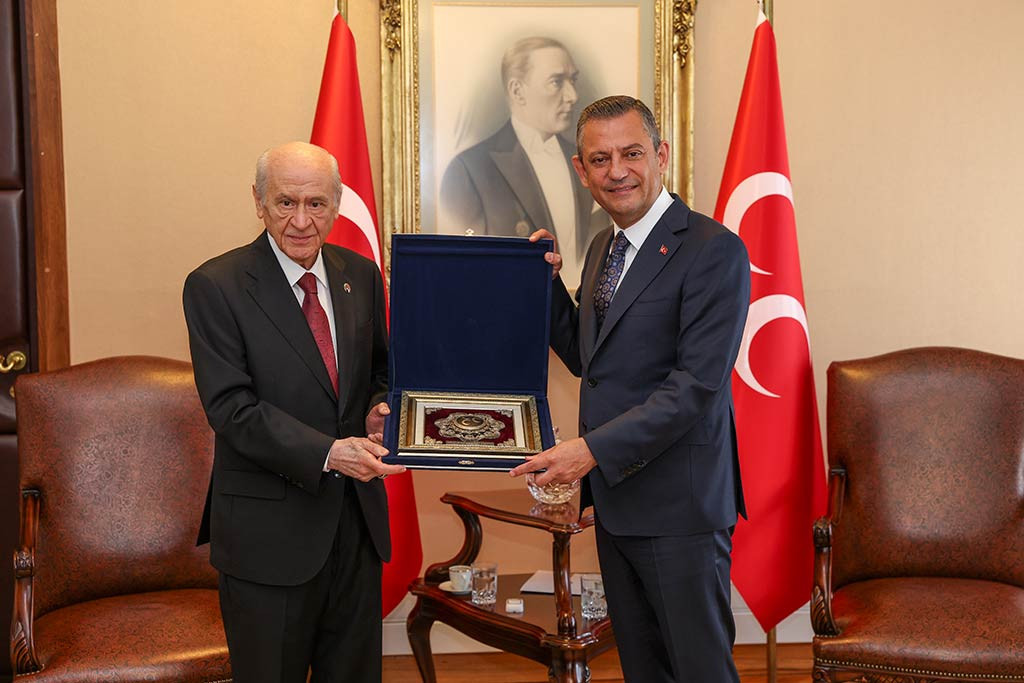 Devlet Bahceli Ozgur Ozel 07052024 Aa2